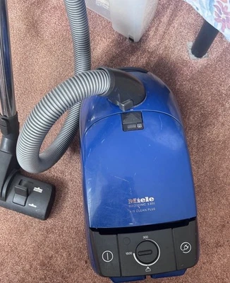 Miele Electronic S311i 1500W Good Working Condition With Attachments - Image 1 of 4