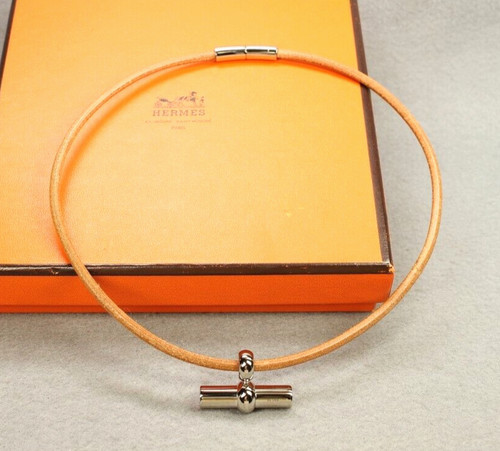 HERMÈS HERMES Collana Bracciale con ciondolo in pelle marrone tono argento #0405