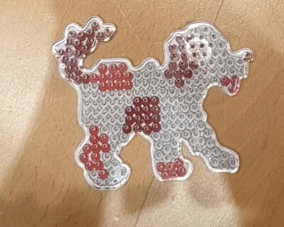 BÜGELPERLEN STECKPLATTE / STIFTPLATTE "HUND"! WUFF WUFF! - Bild 1 von 2
