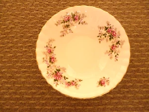 6  X  ROYAL ALBERT LAVENDER ROSE PATTERN  CEREAL / DESSERT / SOUP BOWLS 16 CM - Picture 1 of 2