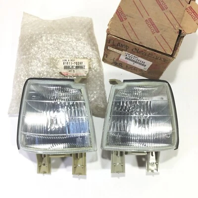 Lámparas de estacionamiento y separación de lentes genuinas Toyota Corona AT150 151 CT150 ST150 DERECHA IZQUIERDA Foto 1 de 4