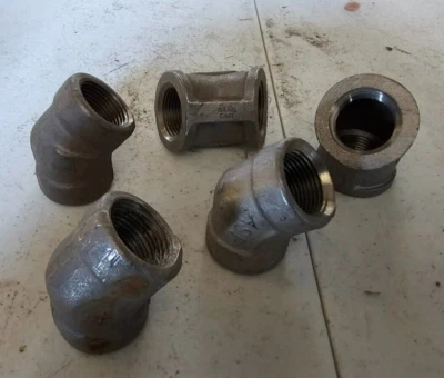 3/4" 150 Threaded (NPT) 45° Elbow 304 Stainless Steel Pipe Fittings - Image 1 of 4