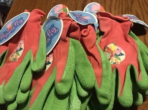 9 Pairs- Peppa Pig gripping gloves Age 3+ - Picture 1 of 3