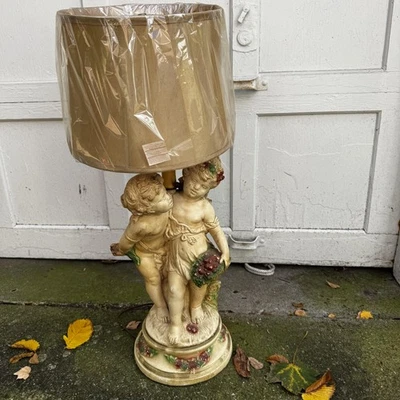 Lámpara de mesa vintage con figura de querubín motivo de tiza uvas con pantalla sin probar Foto 1 de 4