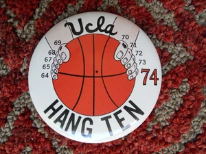 1974 UCLA Bruins Basketball HANG TEN Original Pin Back Button - Picture 1 of 4