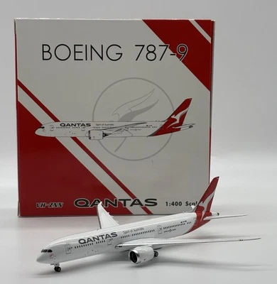 B787-9 QANTAS AIRWAYS VH-ZNN Phoenix Models 04620 Scale 1:400 Diecast - Image 1 of 4