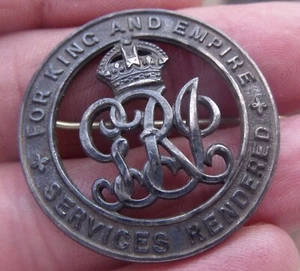 A WW1 SWB SILVER WAR BADGE, NUMBERED C 28520. - Picture 1 of 2