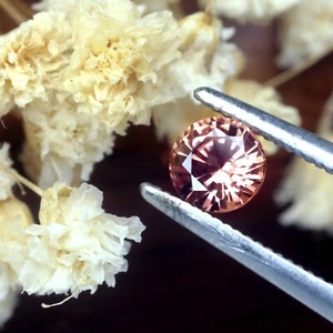 Zaffiro arancione naturale non riscaldato certificato 0,40 carati chiarezza 4,15 x 4,12 mm rotondo - Foto 1 di 2