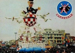 Carnevale di Viareggio Volo di gabbiani Costr. Raffaello Giunta PC Circa 1970 - Imagen 1 de 1
