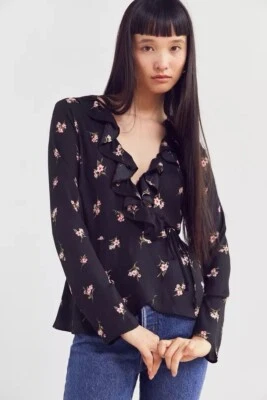 Top envolvente con volantes manga larga Ecote Urban Outfitters boho transparente, S. Asimétrico. Foto 1 de 4