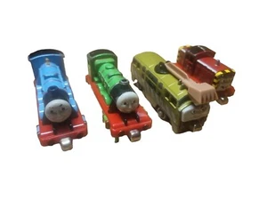 Thomas The Tank Engine Bundle Diecast Magnetic Gorden Salty Diesel 10 Henry - Picture 1 of 11
