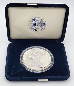 2002 American Silver Eagle Bullion Coin W/Box Lot. 683 - Picture 1 of 6