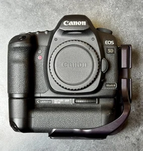 Canon 5D Mark II with Vertical Grip and Really Right Stuff Plate - Picture 1 of 4