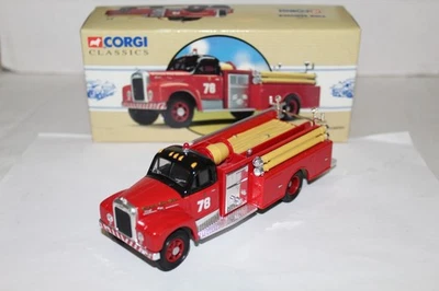 CORGI CLASSICS Mack B Series Pumper Chicago Fire Department Engine 78 - Image 1 of 4