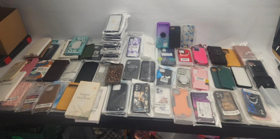 Lote al por mayor a granel de 73 fundas mixtas para teléfonos celulares iPhone y Android Foto 1 de 4