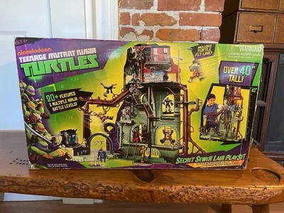 NICKELODEON TEENAGE MUTANT NINJA TURTLES 2012 SECRET SEWER LAIR  PLAYSET NEW NiB - Image 1 of 4