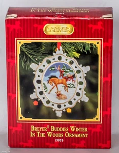 Adorno de copo de nieve de porcelana Breyer ""Buddies Winter in the Woods"" 2009 #700909 - Imagen 1 de 5