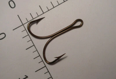 100 MUSTAD #1 DOBLE Señuelo Mosca GANCHOS LIMERICK INVERTIDOS Anillo Vástago Abierto 3674 D Foto 1 de 4