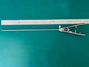 Karl Storz 26173 KAR, Laparoscopic Macro Needle Holder, Curved Right, 5mm - Picture 1 of 15