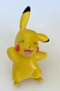 Figura Jakks Pokémon/Nintendo 2007 Pikachu 3" Amarillo Pacífico - Imagen 1 de 8