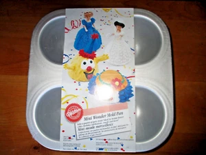 Wilton Mini Wonder Mold Doll Cake Pans Wonder Mold 4 Cavity 2001 - Picture 1 of 1