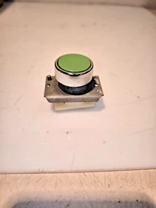 Schalter Taster Grün - DDR - NEU - Original - Chrom - Gehäuse - Drücker - Bild 1 von 2