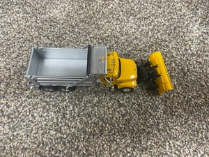 First Gear Mack Granite Dump Truck 1:64 with Plow DOT 69-0021 2005 NO BOX - Picture 1 of 6