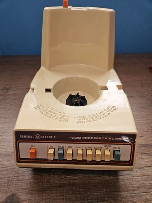 GE General Electric Food Processor D1FP2 Motor Base Only Replacement Parts - Image 1 of 4