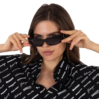 Gafas de sol unisex rectangulares grises Balenciaga BB0328S 001 56 BB0328S 001 56 Foto 1 de 4