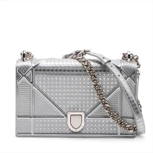 Christian Diorama Mediano Metálico Patente Micro-Cannage Solapa Plateada (Precio de venta sugerido por el fabricante $4100) - Imagen 1 de 13