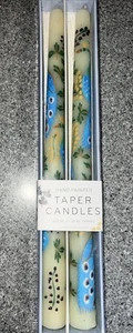 Juego de 2 velas cónicas de jardín pintadas a mano venecianas Anthropologie, pavos reales nuevas - Imagen 1 de 5