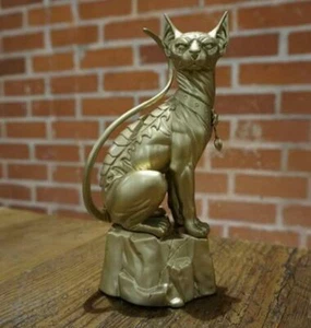 Saga Lying Cat GOLD Variant Statue Resin Figure 8" Vaughan Fiona Staples Funko - Picture 1 of 3