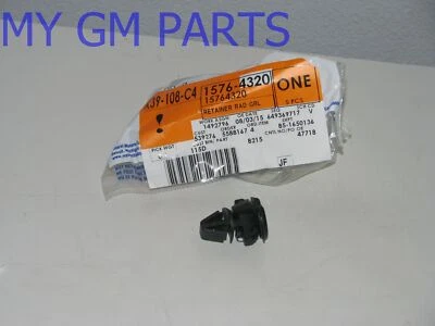 SILVERADO SIERRA TAHOE YUKON AVALANCHE GRILLE RETAINER CLIP 2000-2006  15764320 - Image 1 of 3