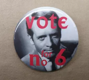 Vota per n.6 spilla grande 2,25" pulsante Il prigioniero McGoohan The Village Repro - Foto 1 di 3