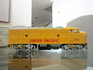 BACHMANN HO SCALE UNION PACIFIC DIESEL F 9 LOCOMOTIVE 1206 - Picture 1 of 5