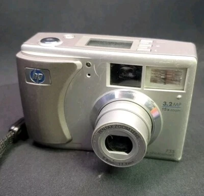 HP PhotoSmart 735 3.2MP Digital Camera - Silver Tested Working - Image 1 of 4