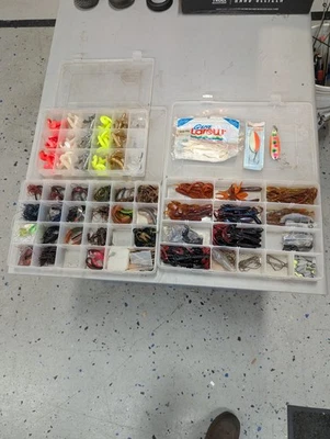 Lote de señuelos de pesca de helicóptero Roland Martin de colección, plantilla de plástico Mister Twister Foto 1 de 4