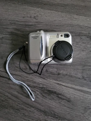 RARE NIKON DIGITAL CAMERA COOLPIX 4300 - 4.OMP - SILVER - BATTERY & MEMORY CARD - Image 1 of 4