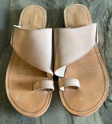 Free People Leather Sandals Size 41 US 10 Toe Ring Tan BOHO Cute! - Image 1 of 4