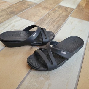 Crocs Damen Sandalen Gr. 8 schwarz NEU - Bild 1 von 3