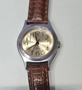 Guess Ladies Quartz Watch Genuine Leather Band Working Condition - Picture 1 of 4