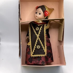 Madame Alexander 8 Zoll Indonesien Puppe 579 1970 Vintage - Bild 1 von 4