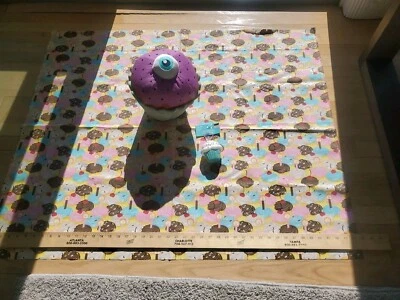 CONFECTION CUPCAKES estampa de algodão com brilho 44,5x37" cupcake de pelúcia, ornamento - Imagem 1 de 4