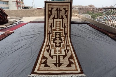 Alfombra de corredor afgana Gabbeh 2x8 - Alfombra de lana geométrica tribal - marrón y crema Foto 1 de 4