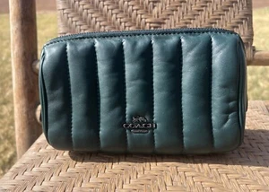 Coach Puffy Quilted Leather Pouch Cosmetic Bag Clutch Purse Green Zip Closure - Picture 1 of 8