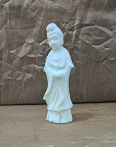 VTG MINI KWAN YIN/QUAN YIN STATUE GODDESS OF MERCY BLANC DE CHINE PORCELAIN FIGU - Picture 1 of 8