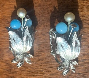 Clip-on Earrings Blue Flower Signed Rhinestone Vintage Silver-Tone Coro Floral - Picture 1 of 5