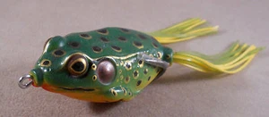 Señuelo de pesca de lubina/plástico suave, KinFish 3/4 oz. Rana de cuerpo hueco 2 5/8 pulgadas - Imagen 1 de 3
