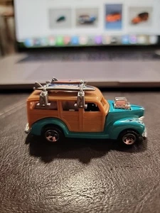 Hot Wheels 1940's Ford Woody Wagon Aqua W/ Surf Boards MINT - Picture 1 of 5