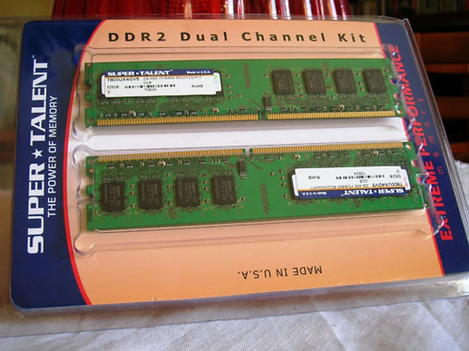 KIT RAM DDR2 800MHz 4GB (2x2GB )PC6400 240pin HYNIX HYMP125U64CP8-S6 AB EXTREM   - Immagine 1 di 1